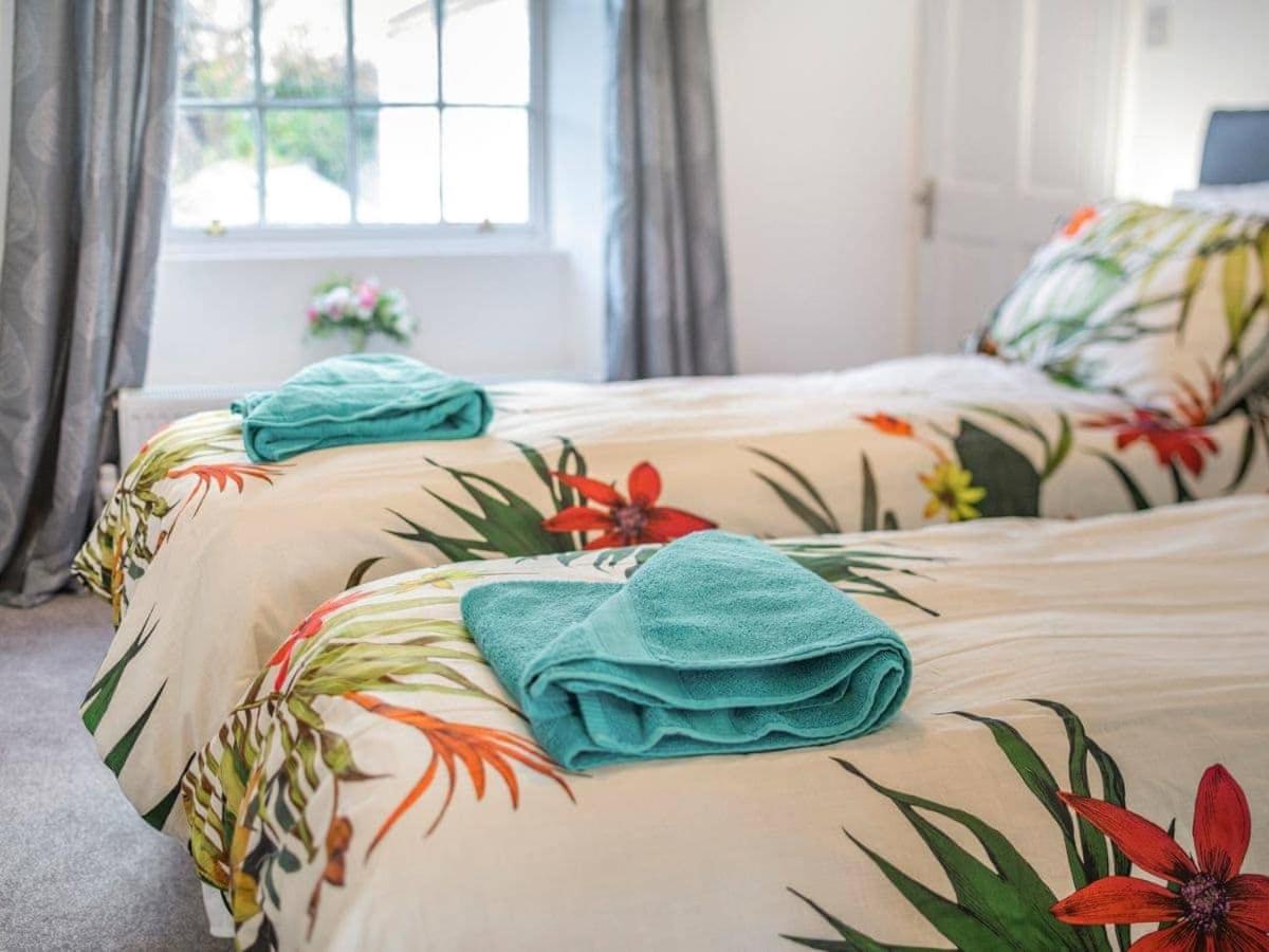 Lovely Heather House 1 Double 6 Single Beds Holiday home Torquay