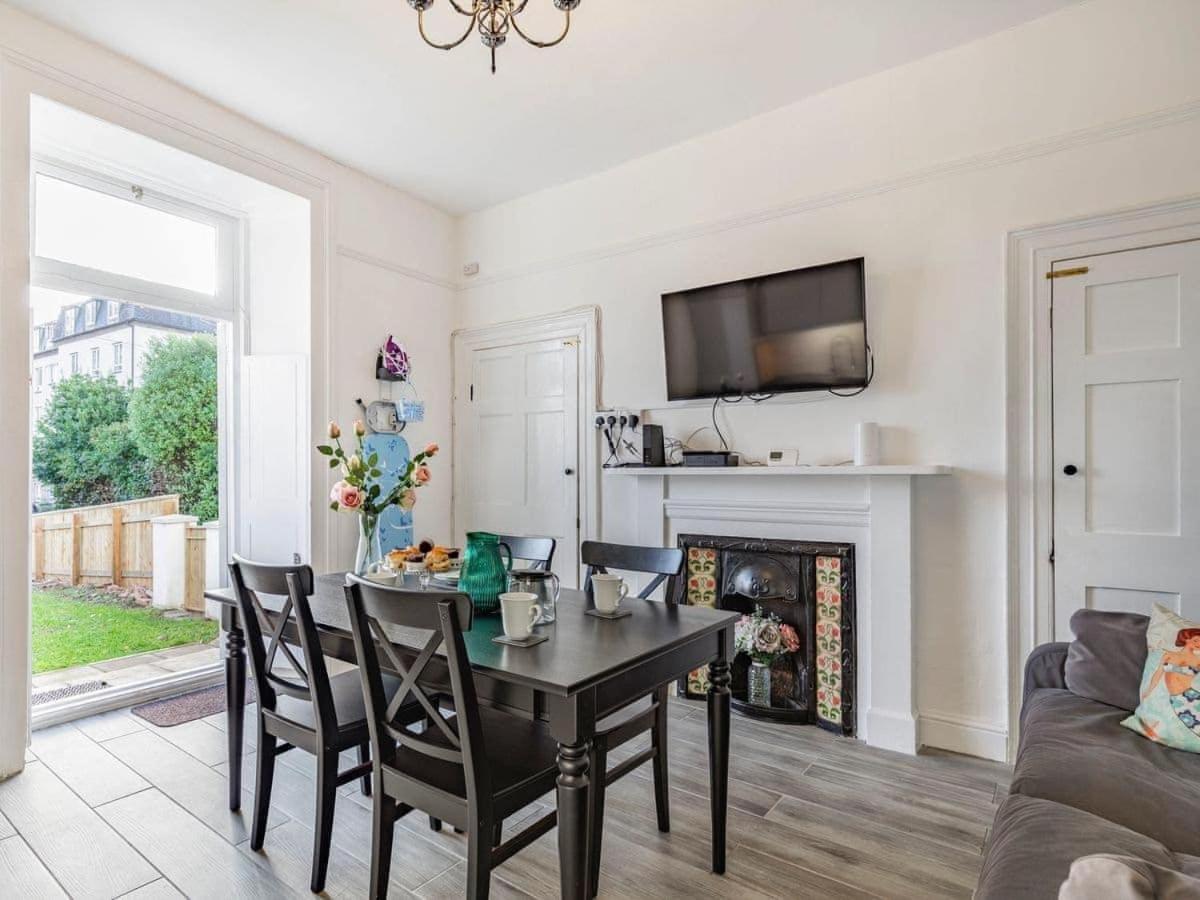 Holiday home Lovely Heather House 1 Double 6 Single Beds Torquay
